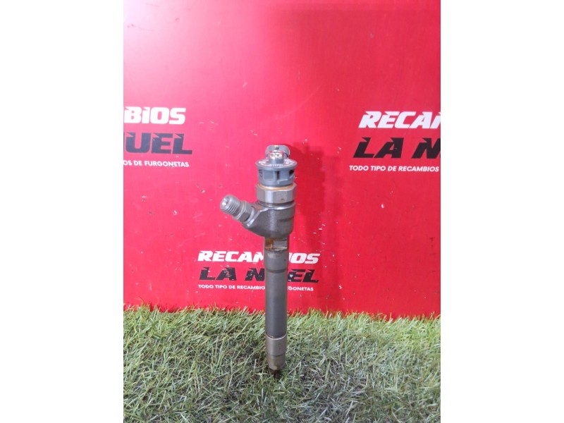 Recambio de inyector para nissan nv300 camper michelangelo dci cat referencia OEM IAM 0445110546 81S0255 9393104713081705