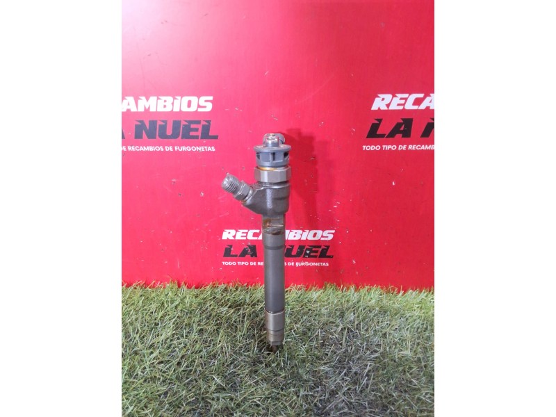 Recambio de inyector para nissan nv300 camper michelangelo dci cat referencia OEM IAM 0445110546 81AK7NA 9393105713681705