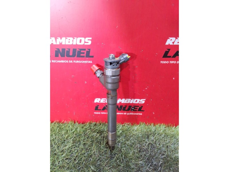 Recambio de inyector para nissan nv300 camper michelangelo dci cat referencia OEM IAM 0445110546 BBHYFED 9393101699481705