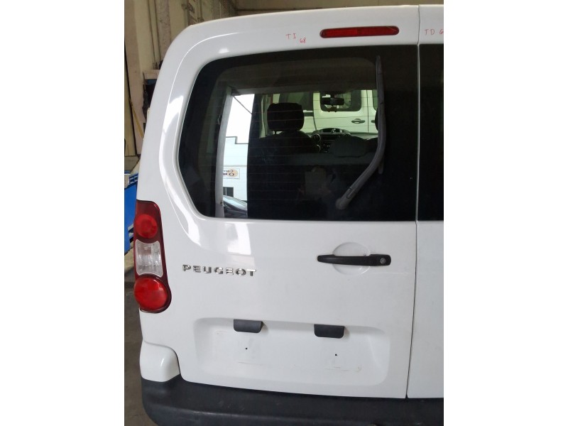 Recambio de puerta trasera izquierda para peugeot partner tepee 1.6 hdi 90 referencia OEM IAM   
