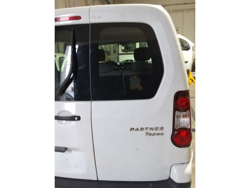 Recambio de puerta trasera derecha para peugeot partner tepee 1.6 hdi 90 referencia OEM IAM   