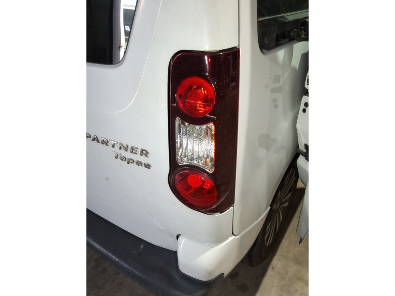 Recambio de piloto trasero derecho para peugeot partner tepee 1.6 hdi 90 referencia OEM IAM 6351FJ  