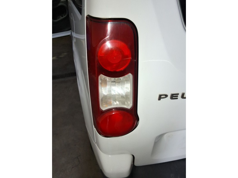 Recambio de piloto trasero izquierdo para peugeot partner tepee 1.6 hdi 90 referencia OEM IAM 6350FJ  