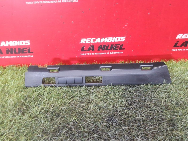 Recambio de moldura para opel vivaro c furgoneta (k0) 2.0 referencia OEM IAM 9851445480  