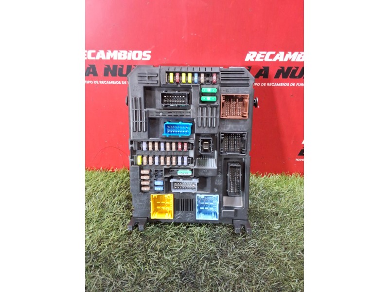 Recambio de caja reles / fusibles para peugeot partner furgón/monospace (k9) 1.5 bluehdi 100 referencia OEM IAM 9845141280  