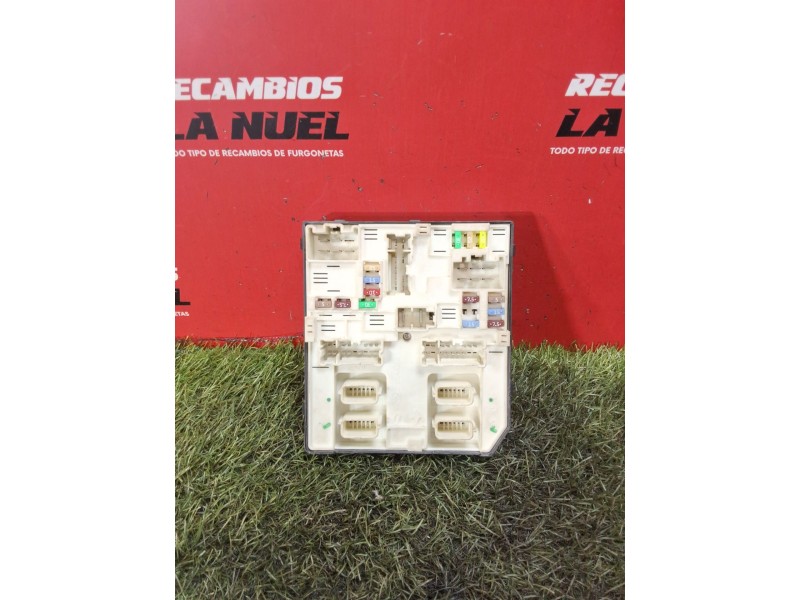 Recambio de caja reles / fusibles para renault kangoo / grand kangoo ii (kw0/1_) 1.5 dci 80 (kw15) referencia OEM IAM 284B63788R