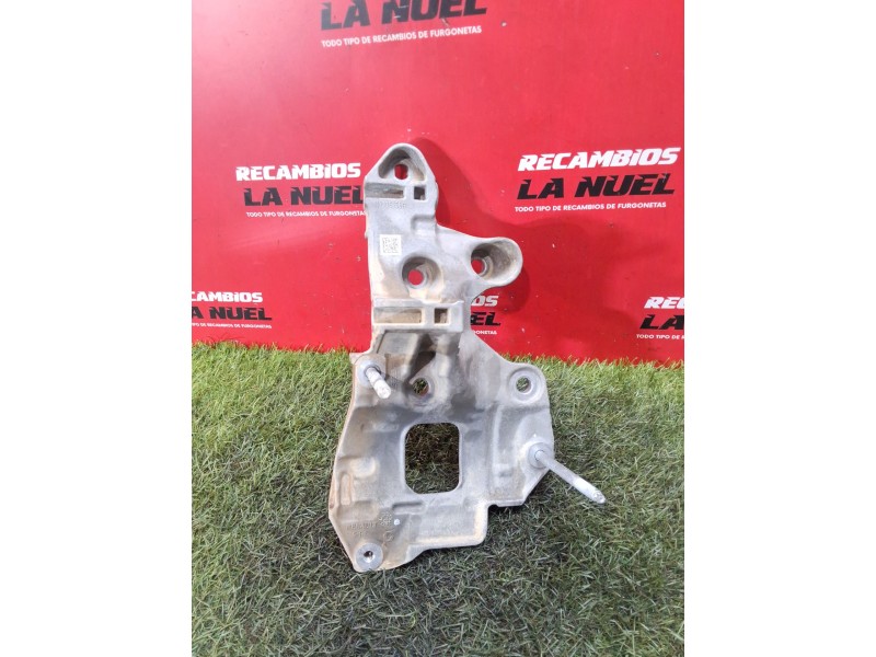 Recambio de soporte alternador para renault kangoo / grand kangoo ii (kw0/1_) 1.5 dci 80 (kw15) referencia OEM IAM 117105158R  