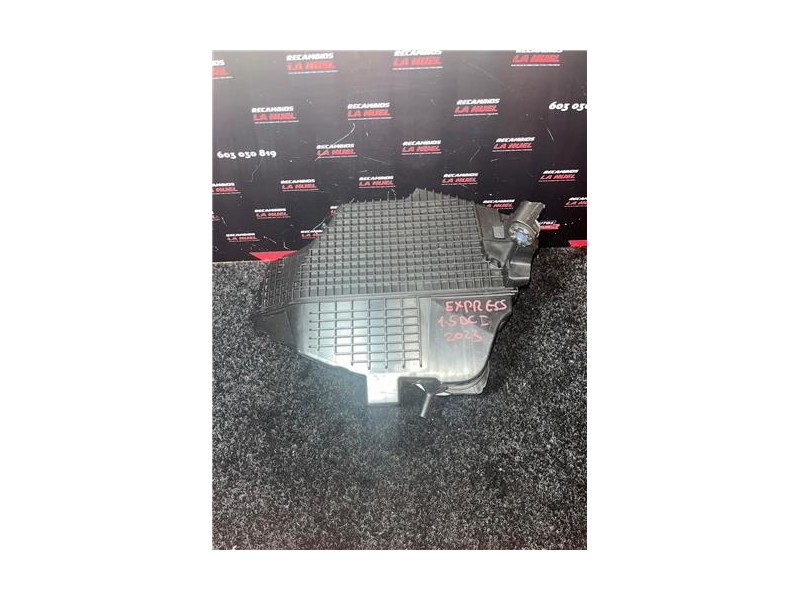 Recambio de filtro aire para renault express (04.2021) 1.5 advance [1,5 ltr. - 70 kw blue dci diesel fap] referencia OEM IAM 165