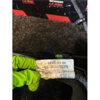 Recambio de tubos aire acondicionado para renault kangoo iii rapid (03.2021) kangoo referencia OEM IAM 241684357R 924893668R 