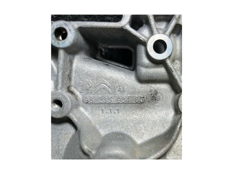 Recambio de soporte alternador para peugeot peugeot partnert yh01 referencia OEM IAM 9823598480  