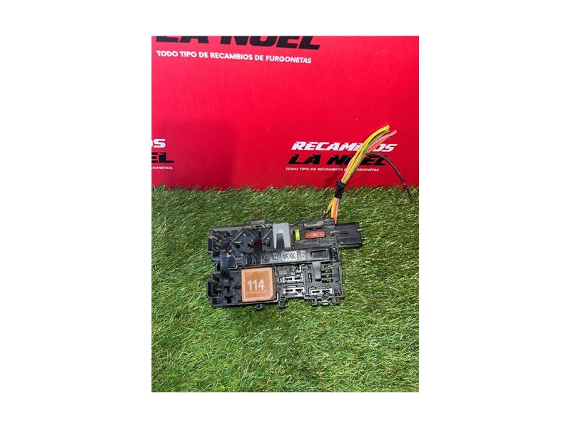 Recambio de caja reles para peugeot rifter (06.2018) 1.5 active long [1,5 ltr. - 75 kw blue-hdi fap] referencia OEM IAM 98126619