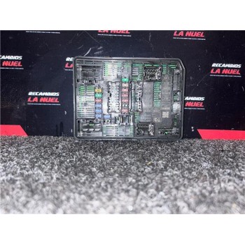 Recambio de caja reles para renault trafic iii furgón (06.2014) m9r z7 referencia OEM IAM 284B77542R  