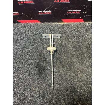 BISAGRA INFERIOR PUERTA TRASERA IZQUIERDA 904704935R 