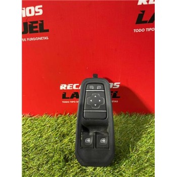 MANDO ELEVALUNAS DELANTERO IZQUIERDO 255700068R 