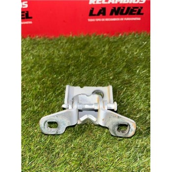 BISAGRA INFERIOR PUERTA DELANTERA DERECHA 26R 