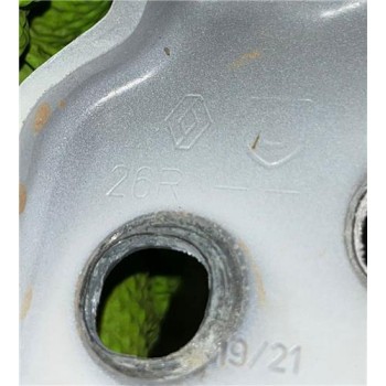 BISAGRA INFERIOR PUERTA DELANTERA IZQUIERDA 26R 