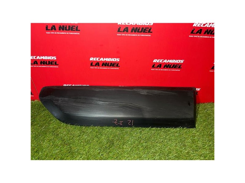 Recambio de moldura puerta del. izda. para peugeot peugeot partnert yh01 referencia OEM IAM 9817695577  