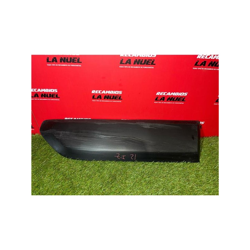 Recambio de moldura puerta del. izda. para peugeot peugeot partnert yh01 referencia OEM IAM 9817695577  